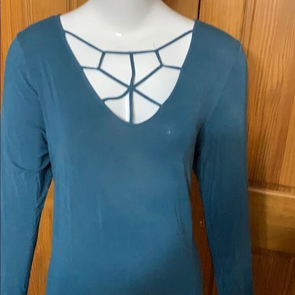 American eagle soft & sexy long sleeve strappy T - Picture 2 of 4